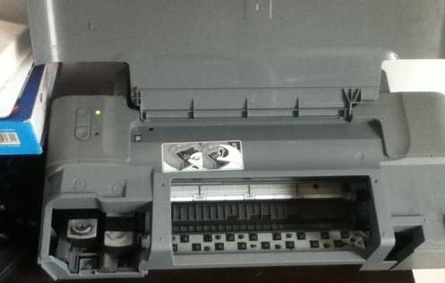 如何安装打印机连供墨盒